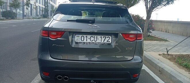 Jaguar F-Pace-2