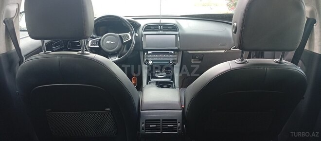 Jaguar F-Pace-3