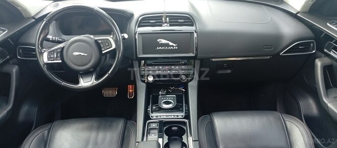 Jaguar F-Pace-5