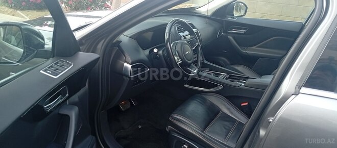 Jaguar F-Pace-10