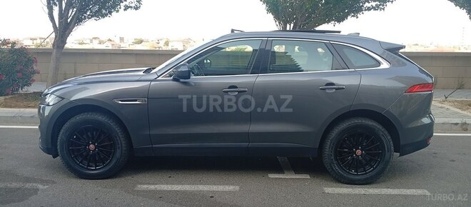Jaguar F-Pace-14