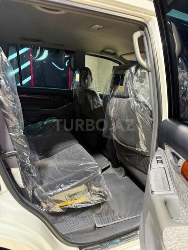 Toyota Land Cruiser Prado-19