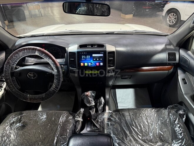 Toyota Land Cruiser Prado-16