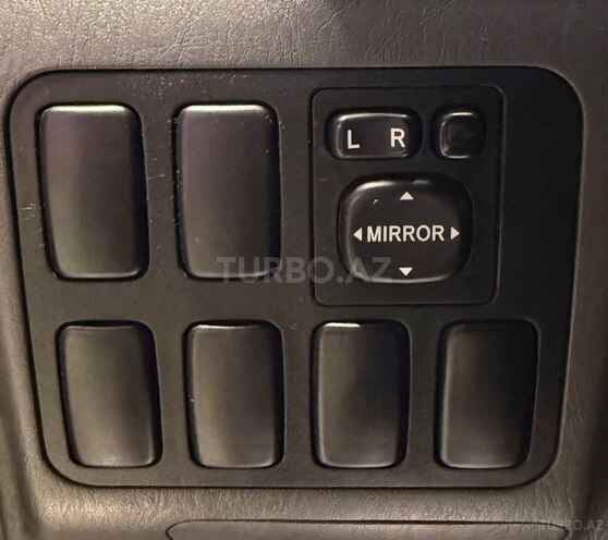 Toyota Land Cruiser Prado-21