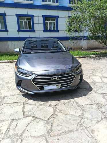 Hyundai Elantra-1