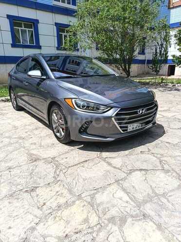 Hyundai Elantra-2