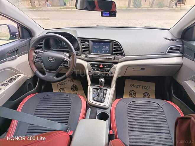 Hyundai Elantra-3