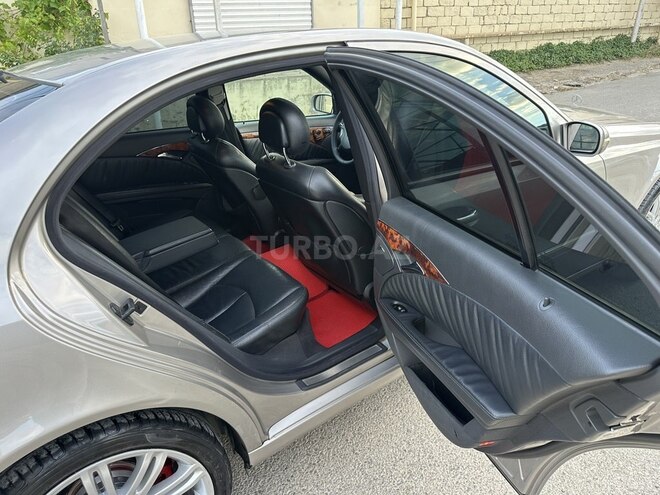 Mercedes E 270-10