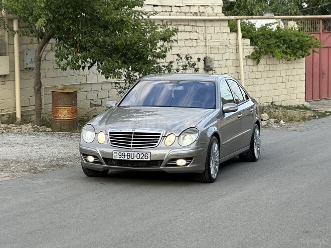 Mercedes E 270-2