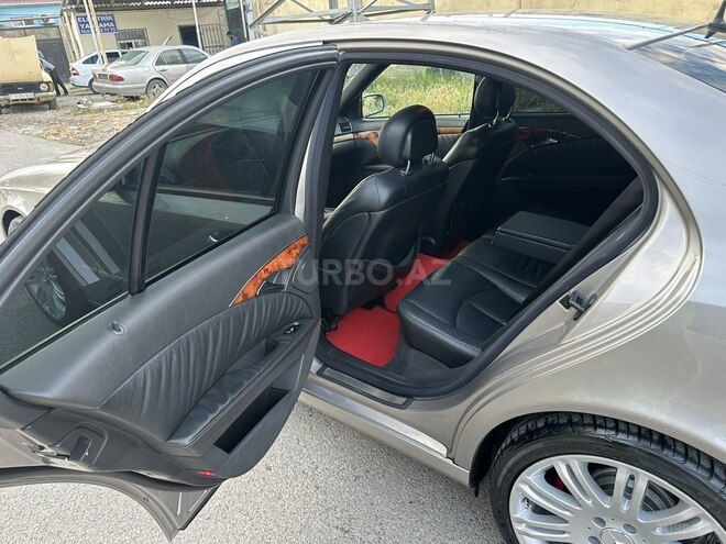 Mercedes E 270-11