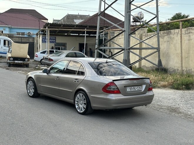 Mercedes E 270-17