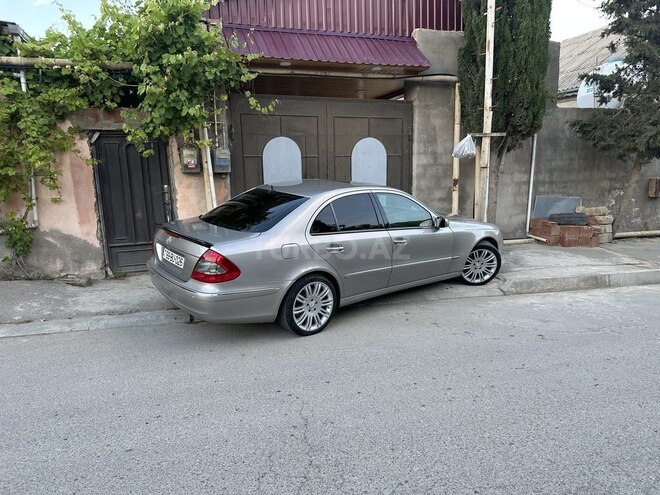 Mercedes E 270-3