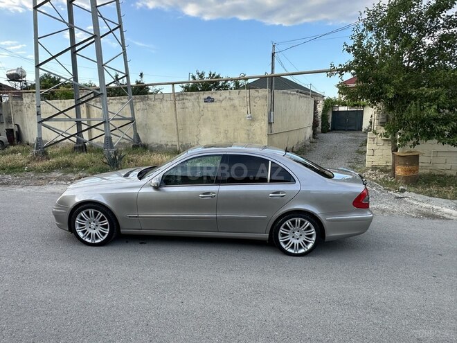 Mercedes E 270-16