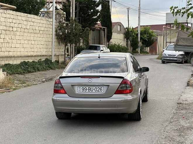 Mercedes E 270-18