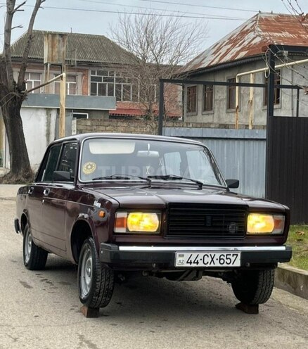 LADA (VAZ) 2107-1
