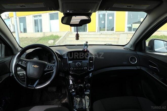 Chevrolet Cruze-12