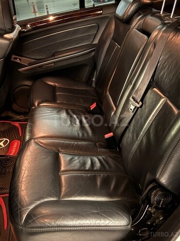Mercedes GL 500 4MATIC-12
