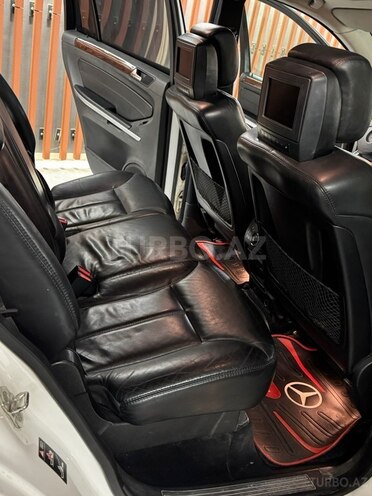 Mercedes GL 500 4MATIC-10