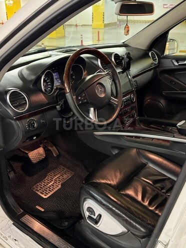 Mercedes GL 500 4MATIC-14
