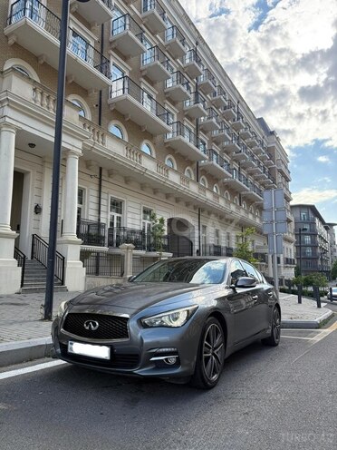 Infiniti Q50-3