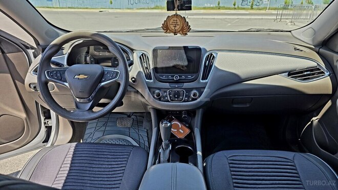 Chevrolet Malibu-12