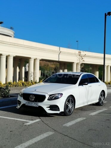 Mercedes E 300 4MATIC-2