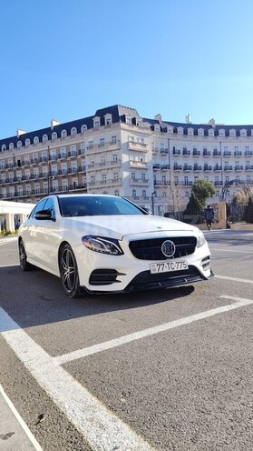 Mercedes E 300 4MATIC-3