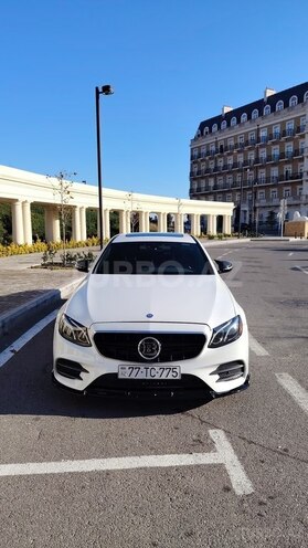 Mercedes E 300 4MATIC-1