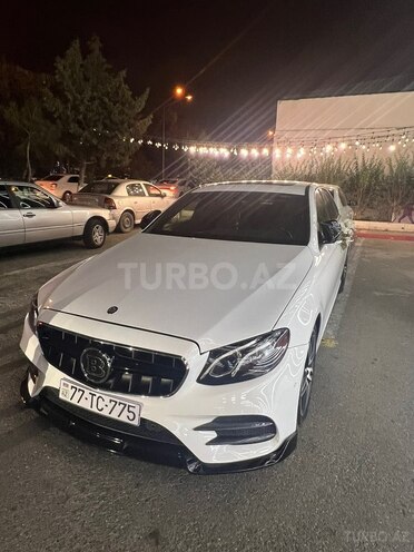 Mercedes E 300 4MATIC-6