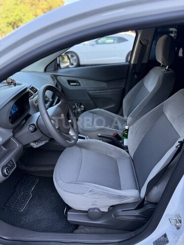 Chevrolet Cobalt-10