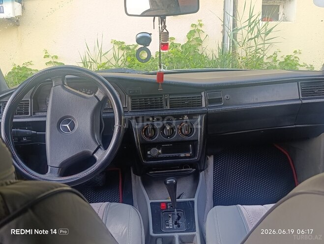 Mercedes 190-5