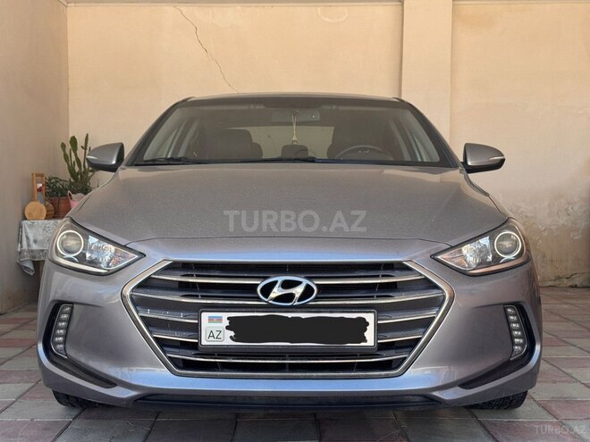 Hyundai Elantra-1