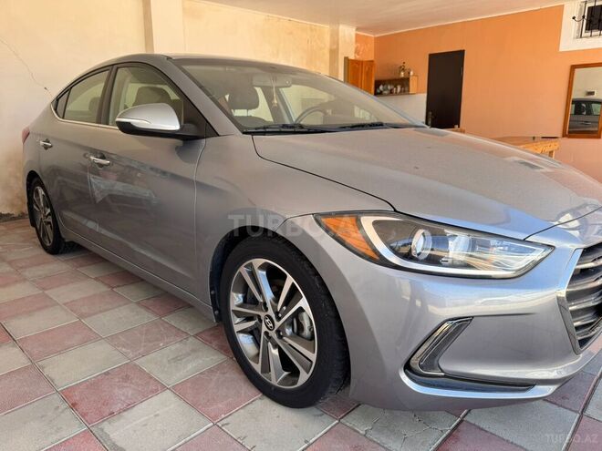 Hyundai Elantra-5