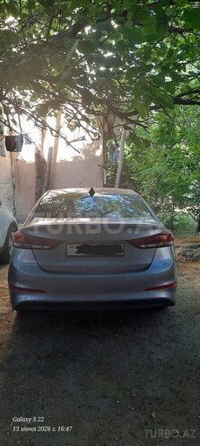 Hyundai Elantra-2
