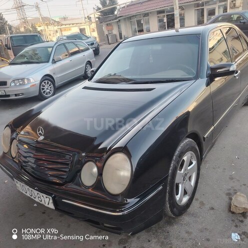 Mercedes E 290-1