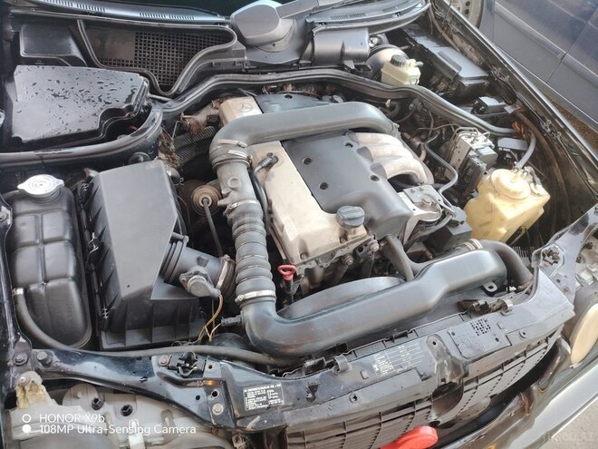Mercedes E 290-10