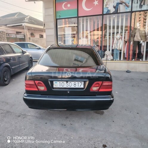Mercedes E 290-4