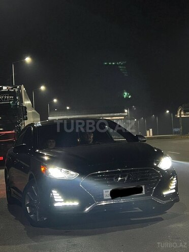 Hyundai Sonata-1