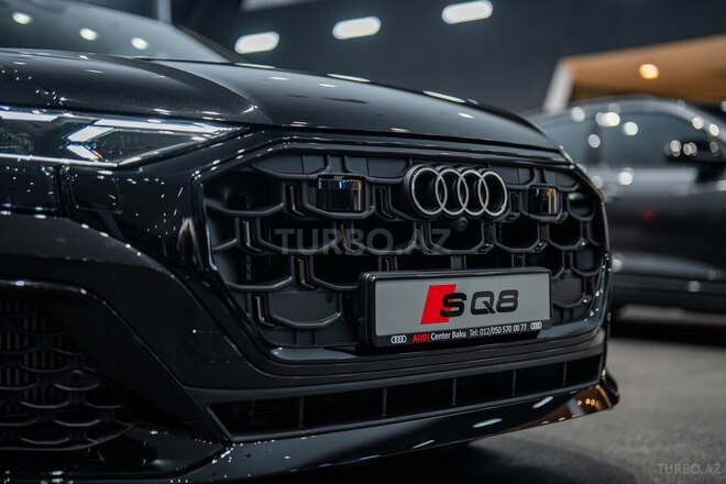 Audi SQ8-4