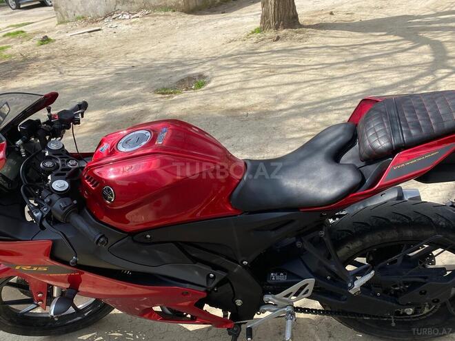 Yamaha R15 V4-2