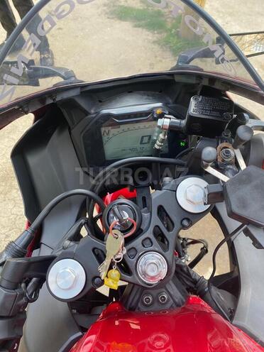 Yamaha R15 V4-3