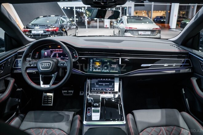 Audi SQ8-16