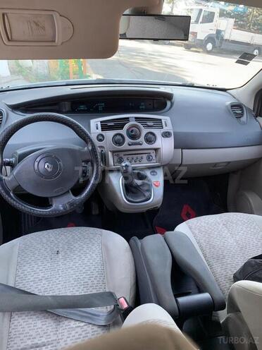Renault Scenic-6