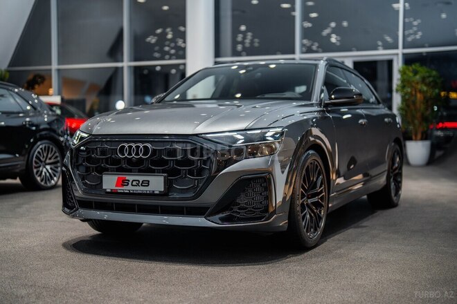 Audi SQ8-1