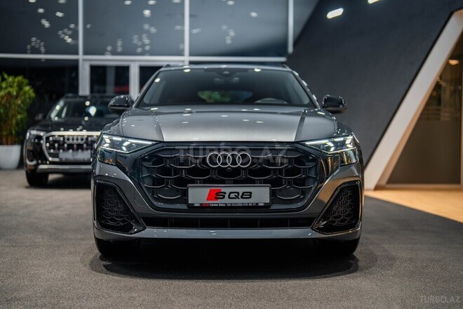 Audi SQ8-2