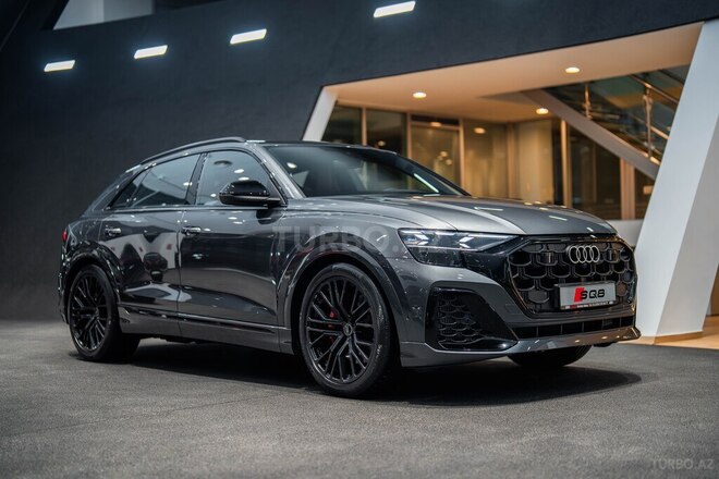 Audi SQ8-4