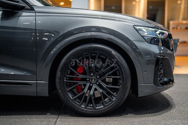 Audi SQ8-5