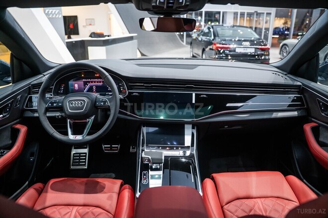 Audi SQ8-16