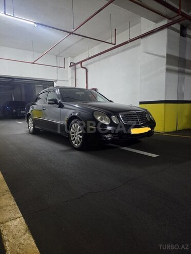 Mercedes E 220-1