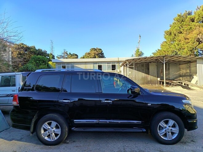 Toyota Land Cruiser-3